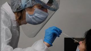 Piura: toman muestras de 20 contactos de infectado con variante Ómicron en Japón