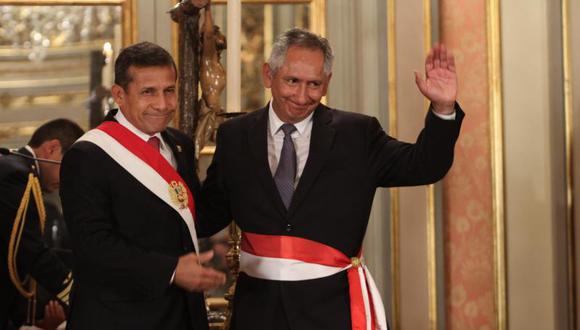 René Cornejo duró como Premier solo un mes más que César Villanueva