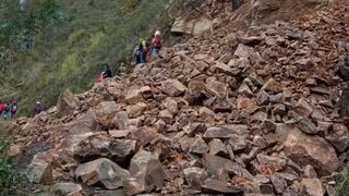 Áncash: Fuerte sismo causa derrumbe de cerro en Pallasca 
