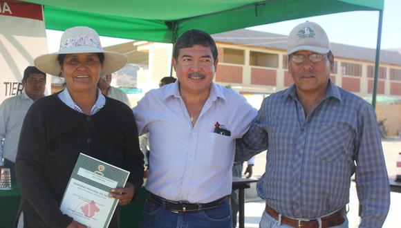 GRT entrega 114 títulos de propiedad a agricultores del Valle de Cinto