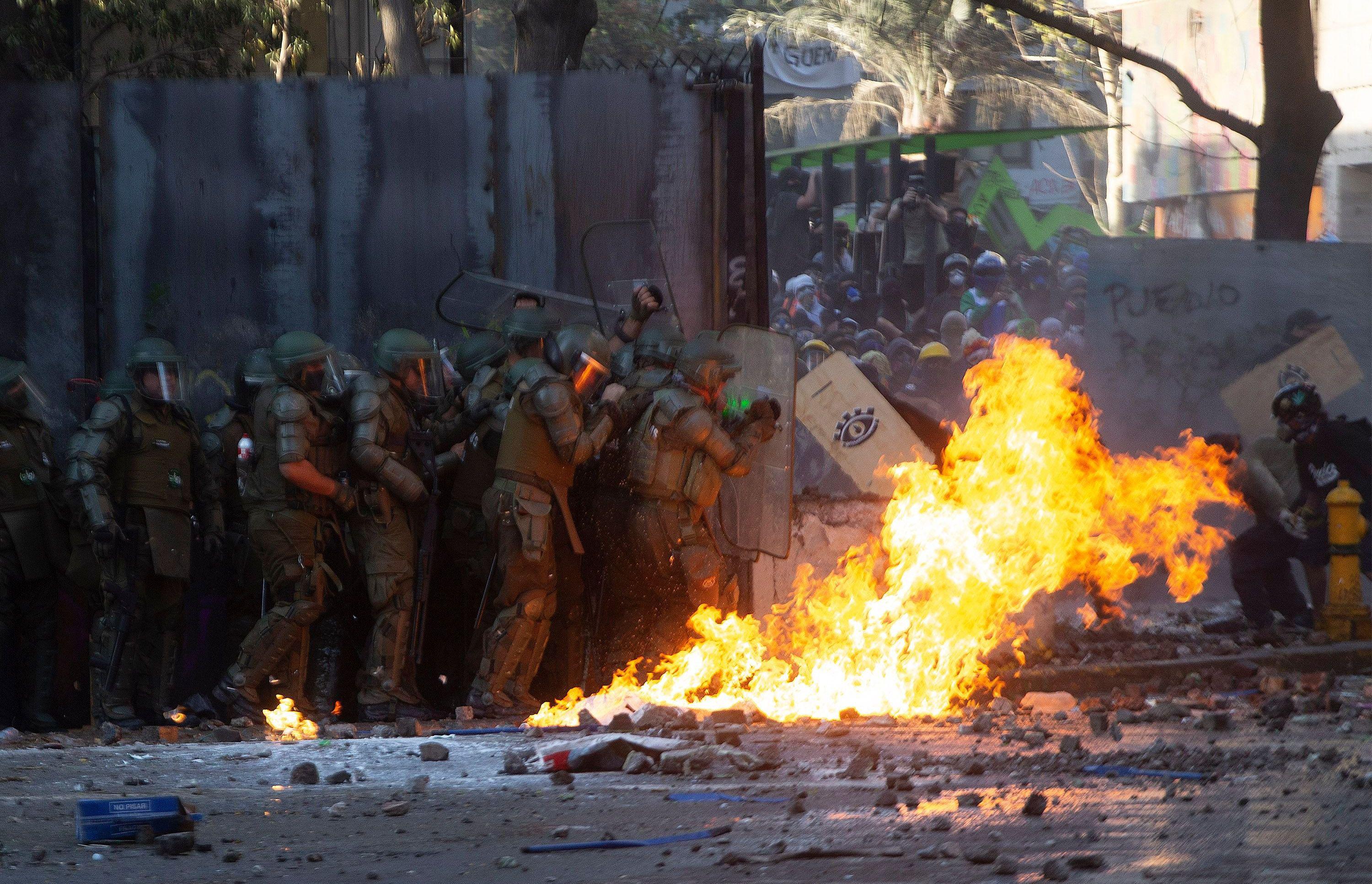 Enfrentamientos durante las últimas semanas en Chile. (Foto: AFP)