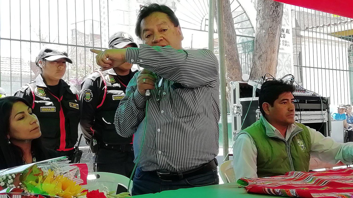 Alcalde y funcionario justifican doble sentido en jirón Quinua