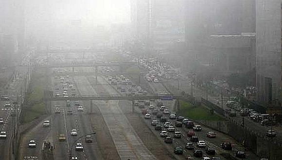 ​Densa neblina cubriendo diversos distritos de Lima.