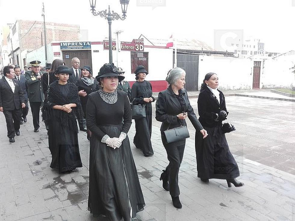 Procesión de la bandera en silencio y luto en Tacna