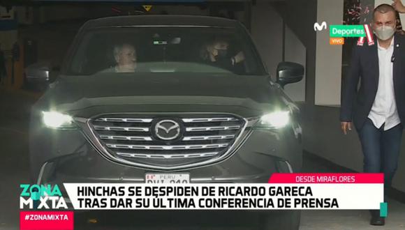 Ricardo Gareca abandonó el hotel en medio de la presencia de los hinchas. (Foto: Movistar Deportes)