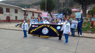 En pasacalle personal de salud pide a la población de Huancavelica no automedicarse