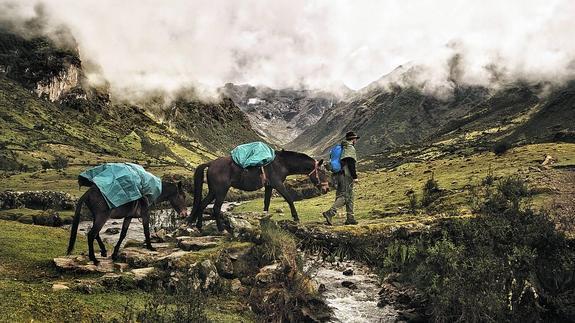 Expedición vasca ascenderá cimas no exploradas en los Andes para buscar restos incas