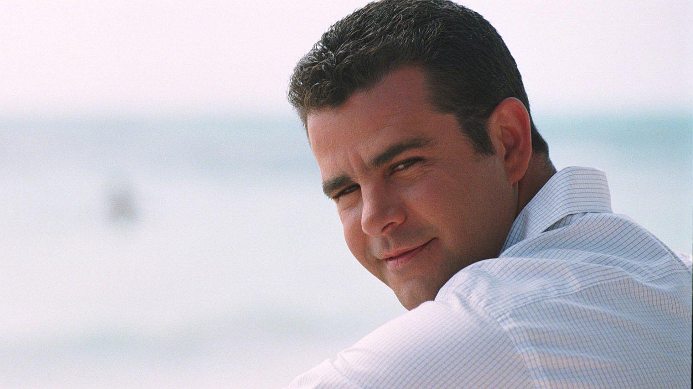 Eduardo Capetillo sube adorable fotografía de sus mellizos (FOTO)