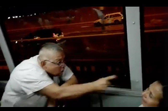 Facebook: Extranjera protagoniza pelea en Metropolitano y pasajeros se indignan (VIDEOS) 