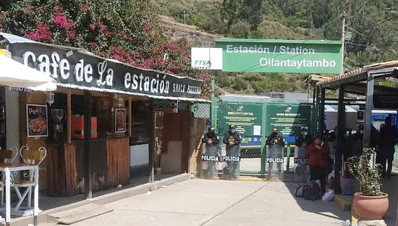 Paro Cusco turistas estación de trenes Machu Picchu. Foto: Juan Sequeiros.