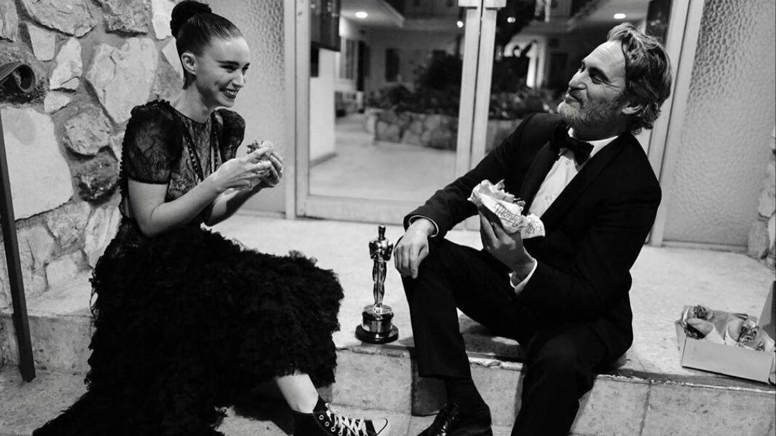 La noche del domingo, Joaquín Phoenix fue uno de los ganadores de la premiación más importante del cine, por darle vida a Arthur Fleck, en la película ‘Joker’. (Foto: Instagram)
