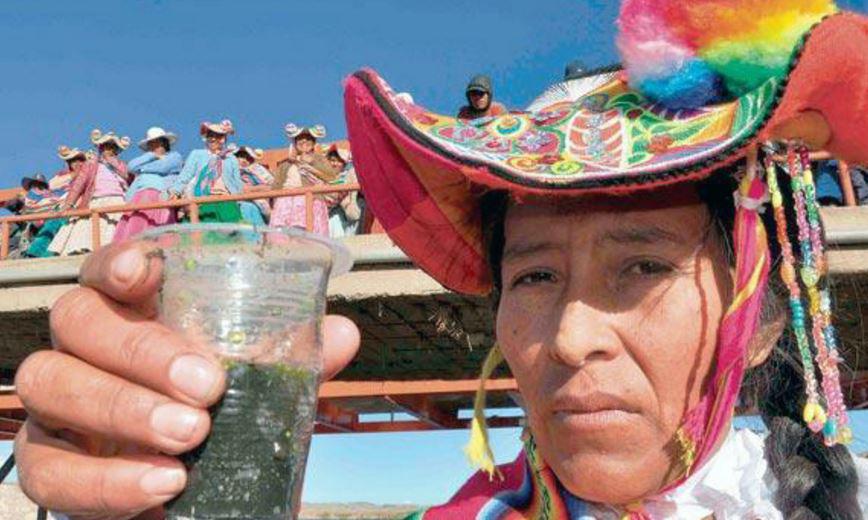 Maruja Inquilla: "alcalde de Coata  no tiene capacidad"