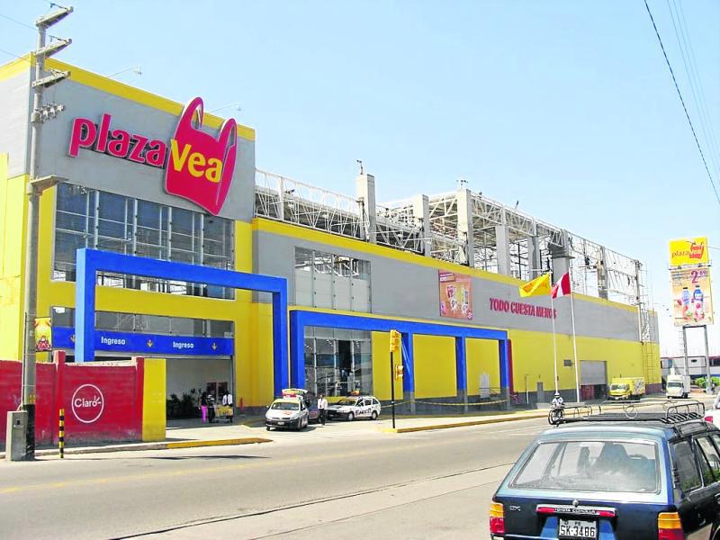 Sorprenden a 3 mujeres robando en Plaza Vea