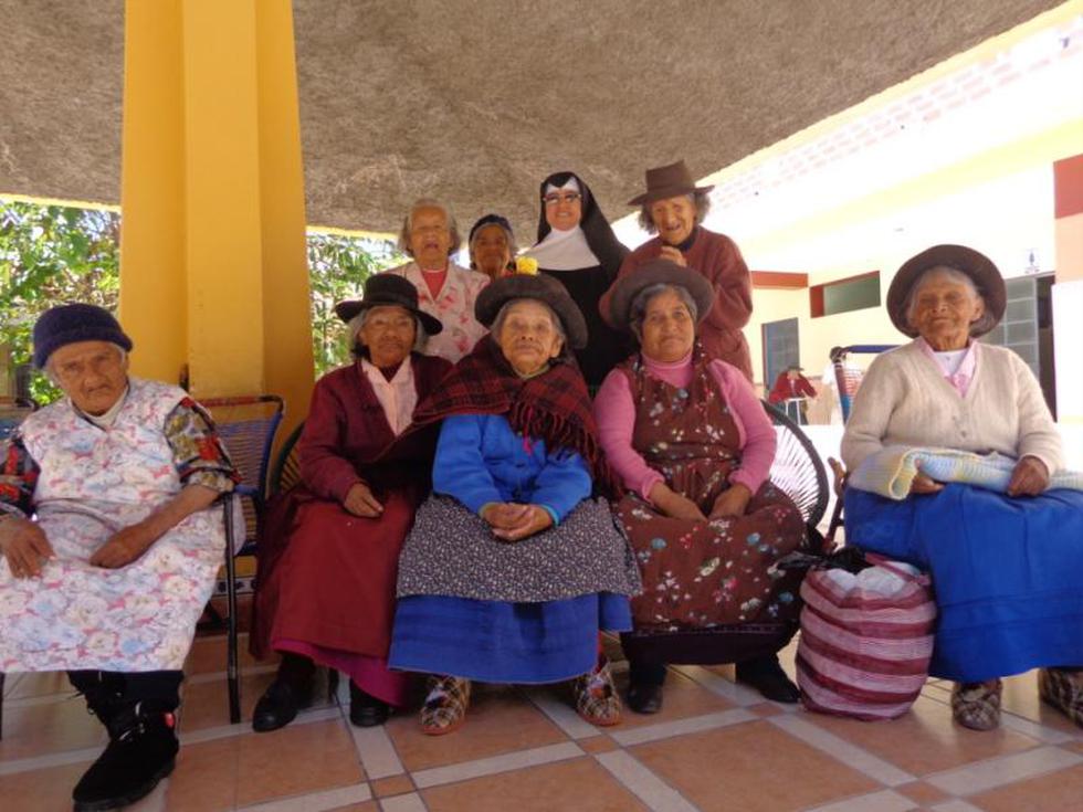 Ancianos viven en el asilo en total abandono de familiares