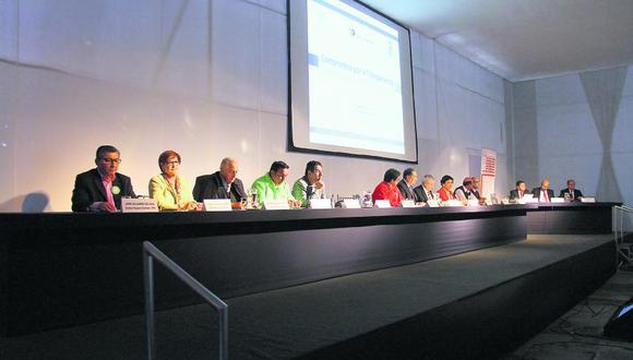 Elecciones 2014: Candidatos a la alcaldía de Lima firman compromiso de transparencia