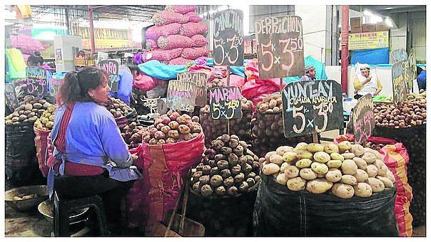 Oficializan medida que autoriza a regiones comprar excedentes de papa blanca