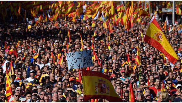 Cataluña: miles de personas marchan en favor de la unidad de España (VIDEO)