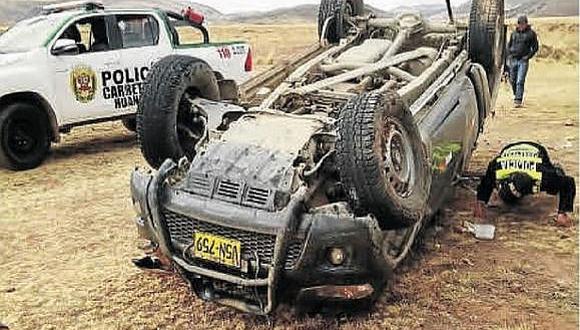 Camioneta se despista y deja un muerto y cuatro heridos en Huatasani