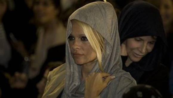 Israel: Pamela Anderson defiende leyes contra la venta de piel de animales
