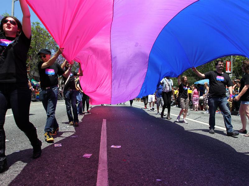 Bolivia permitirá a transexuales cambiar nombre y género en documento