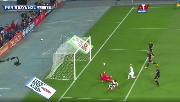 Perú vs. Nueva Zelanda: increíble atajada de Marinovic que evitó el segundo gol de Farfán (VIDEO)