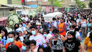 Piura: Un mar humano despide a escolar asesinada en Sullana