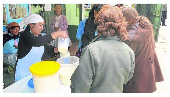 Producción de leche baja de 15 a 8 litros por falta de pastos