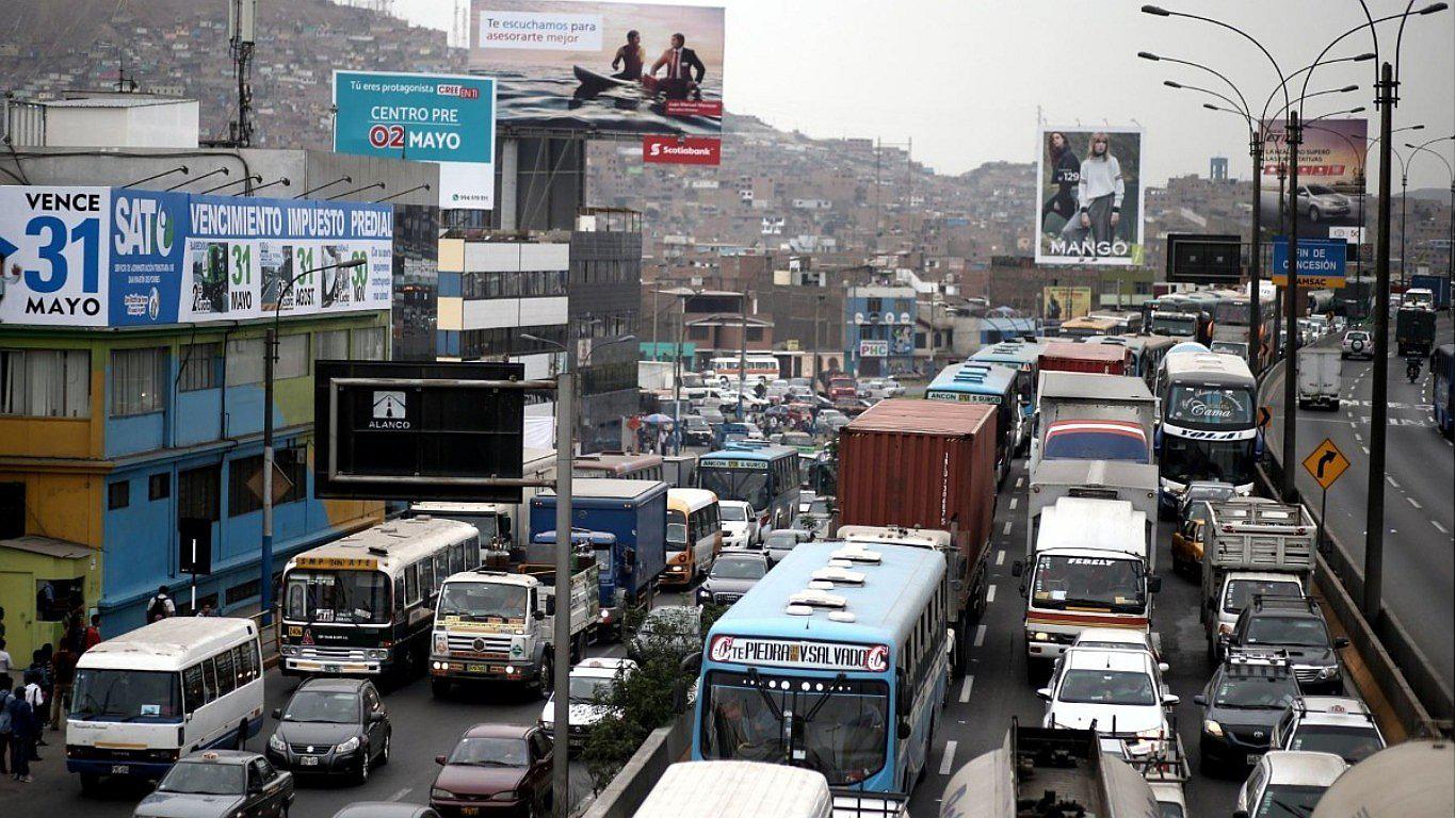 Proponen que el tiempo perdido en el tráfico vehicular sea parte del horario de trabajo