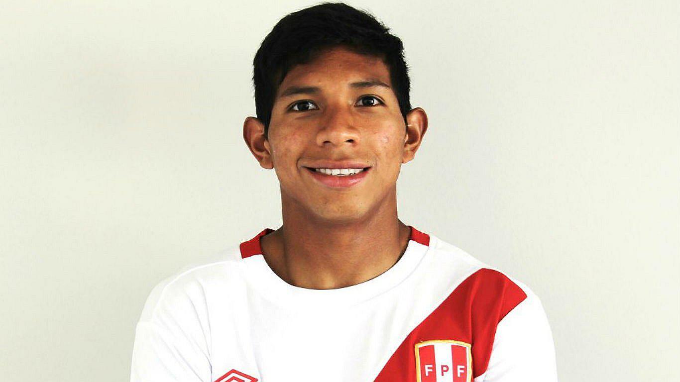 Edison Flores cerraría hoy su pase al Werder Bremen de Claudio Pizarro