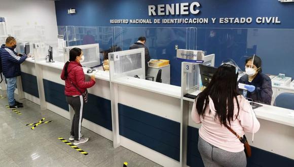 Algunas entidades públicas como Reniec, Sunarp y Migraciones han anunciado que atenderán con normalidad, en todas sus sedes, el martes 2 de noviembre, a pesar de haber sido declarado como día no laborable (Foto: Andina)