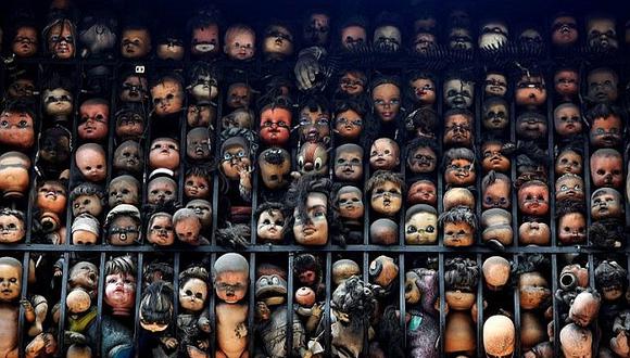​Conozca el escalofriante balcón de las mil cabezas de muñecas en Venezuela (VIDEO)