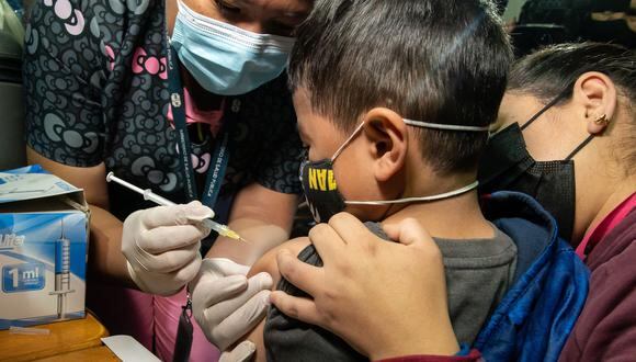 Según Pfizer, la vacuna fue bien tolerada y no planteó nuevas cuestiones de seguridad. (Foto:  Cristina Vega RHOR / AFP)