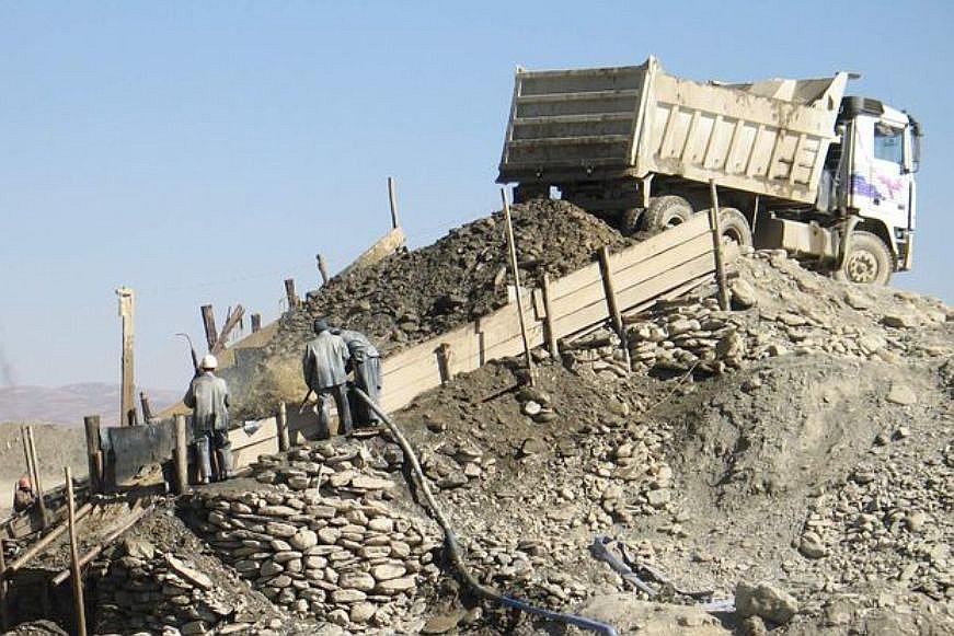 ​Juez pone freno a proyectos mineros en la región Puno