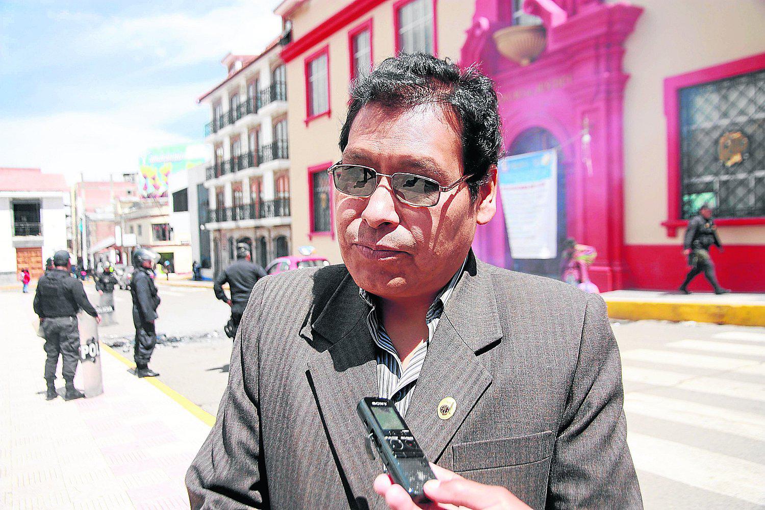 Consejero por Puno cuestiona nuevas designaciones en el Gorbierno Regional