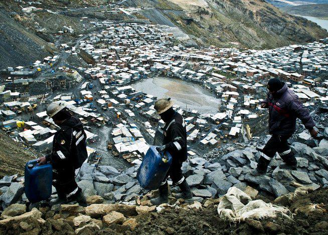 Minero informal quiere dirección de DREM Puno