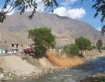 Matan lentamente  al río Higueras