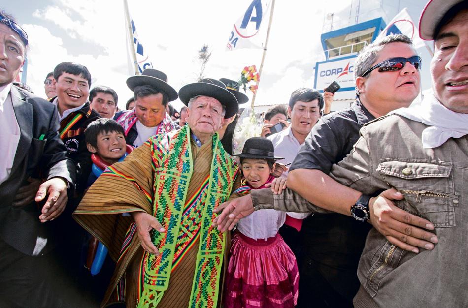 César Acuña: ​“Favre me ve con opción de ganar”