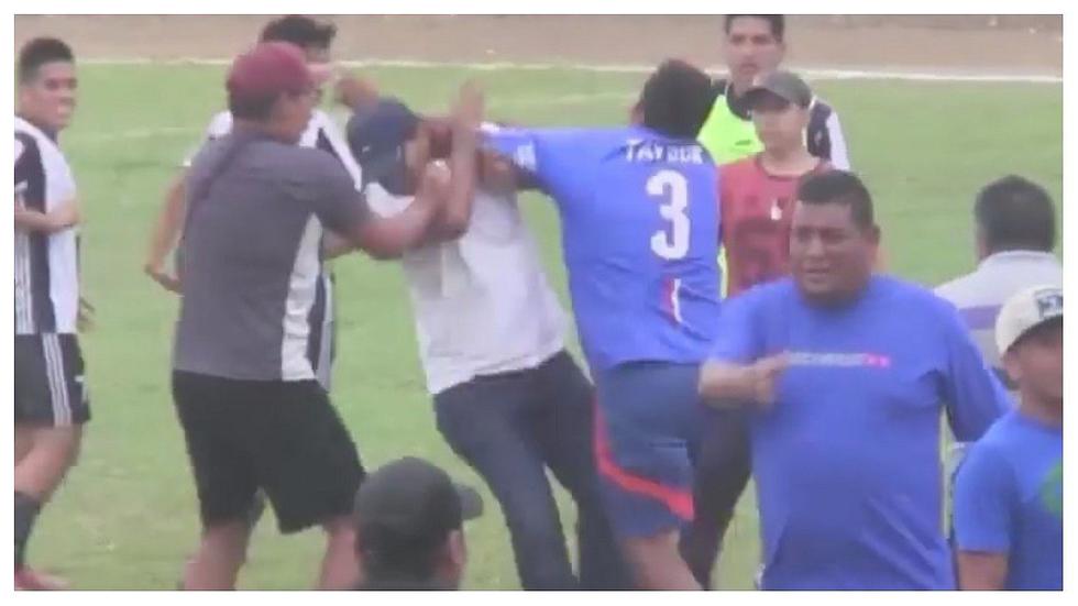 Copa Perú: hincha golpea a directivo de equipo rival en pleno partido (FOTOS Y VIDEO)