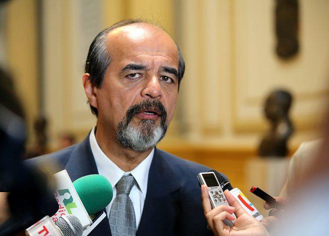 Mauricio Mulder sobre Dinileaks: "Una especie de industrialización del espionaje masivo"