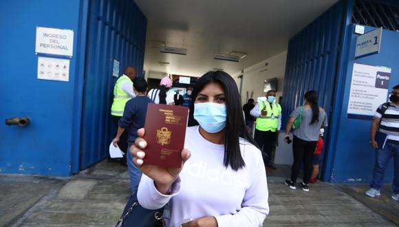 Migraciones anuncia cronograma de entrega de pasaportes electrónicos para usuarios con citas pendientes. (Foto: Alessandro Currarino / @photo.gec)