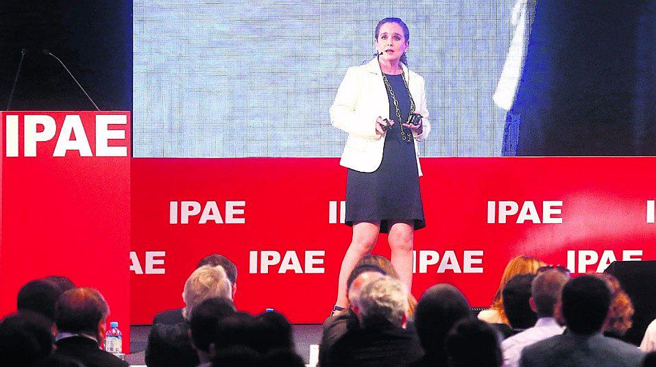 Claudia Cooper: “Pediría al sector privado que siga trabajando, cumpliendo con las normas”