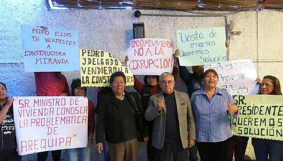 83 pobladores exigen a Vivienda la venta directa de terrenos en Socabaya