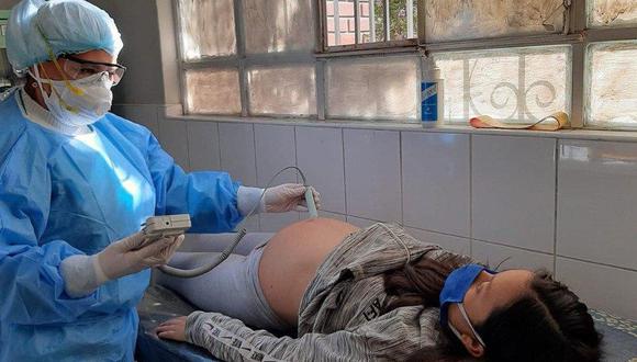Francisco Sagasti anunció el inicio de inoculación de mujeres embarazadas (Foto: EsSalud)