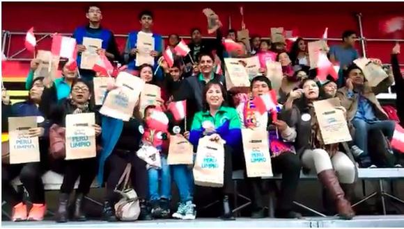 ​Fiestas Patrias: reparten bolsas biodegradables para evitar suciedad en Parada Militar [VIDEO]