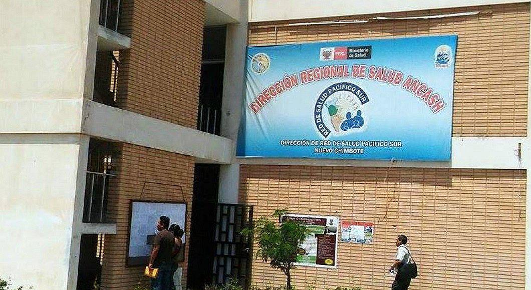 Nuevo Chimbote: Sacan de concurso a 60 por no presentar DNI en tamaño A4