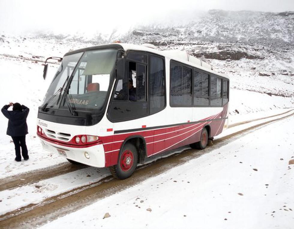Intensas nevadas restringen el tránsito en la vía Tacna - Collpa