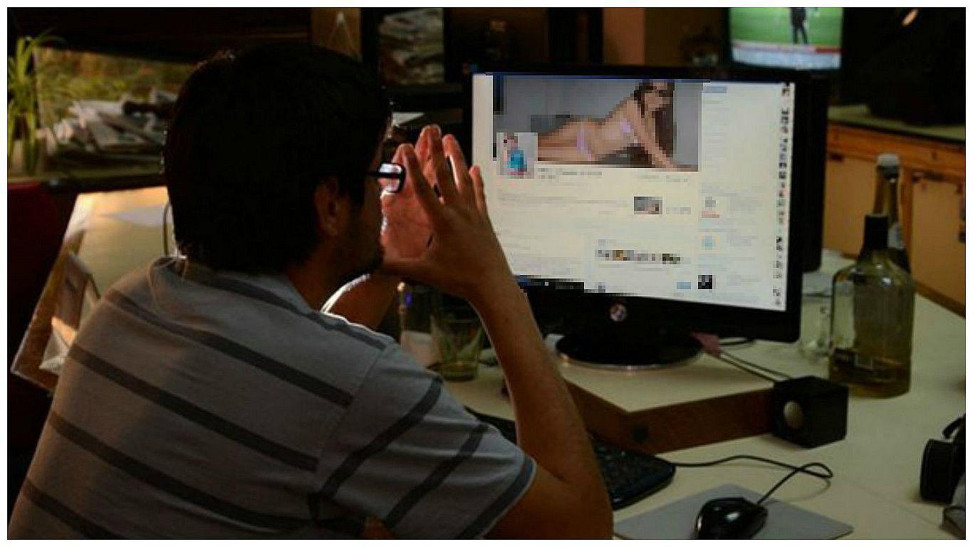 Francia: aprueban que menores de 18 años puedan ver películas con sexo explícito