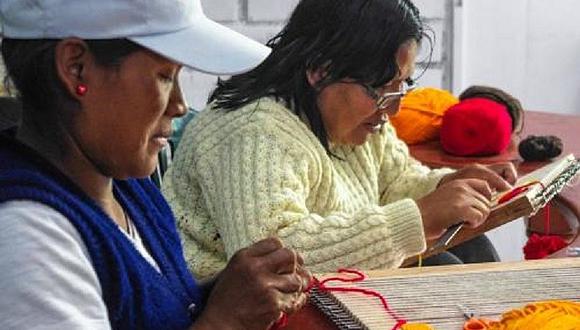 El Ministerio de Cultura seguirá apoyando el fortalecimiento de las mujeres artesanas