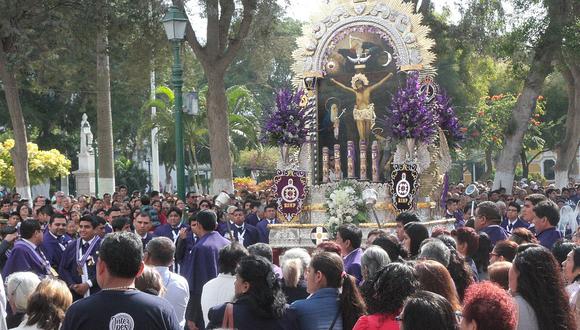 Señor de los Milagros realiza su tercer recorrido procesional en Piura 