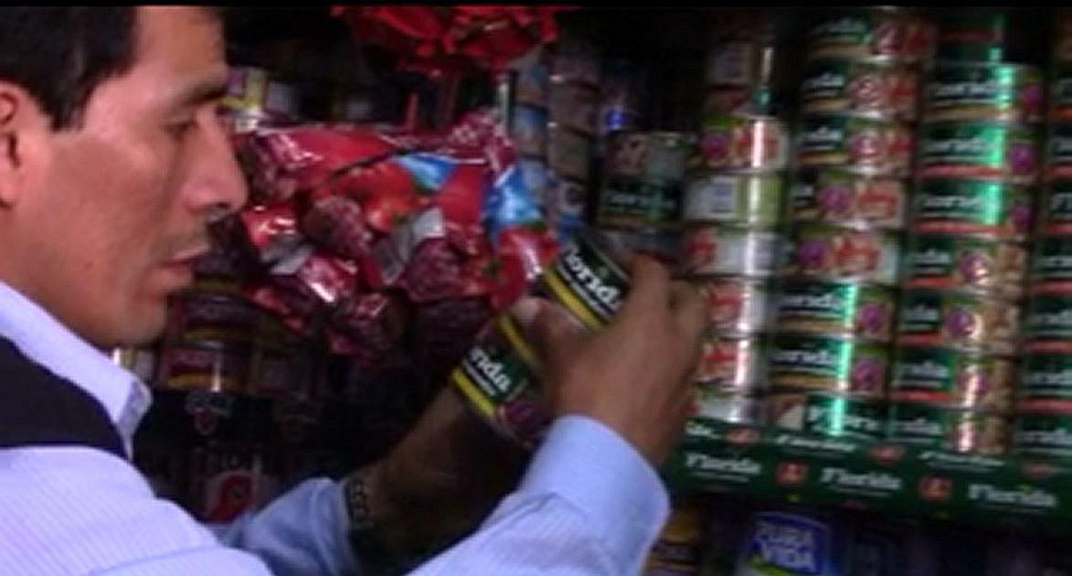 Inmovilizan cientos de conservas de caballa por orden de Sanipes (VIDEO)